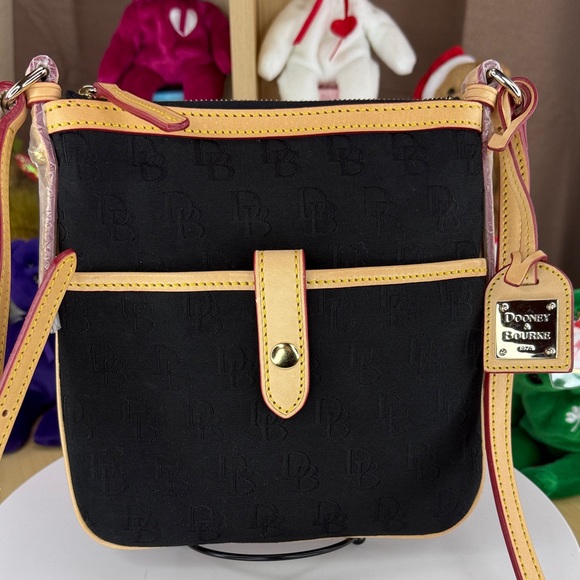 Dooney & Bourke Handbags - 💥NWT DOONEY & BOURKE - 45U074